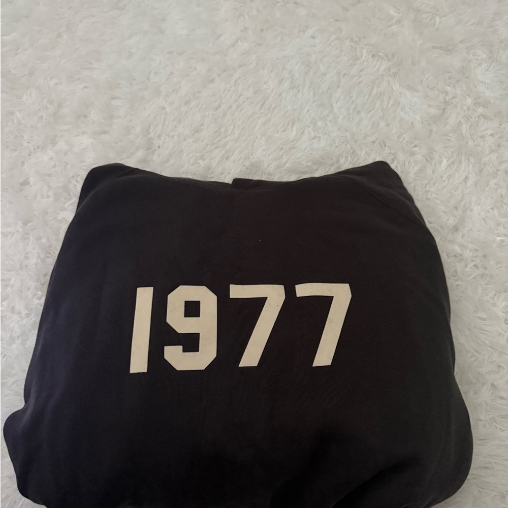 Essentials Black Sweatshirt 1977 Design - Picture 3 of 5